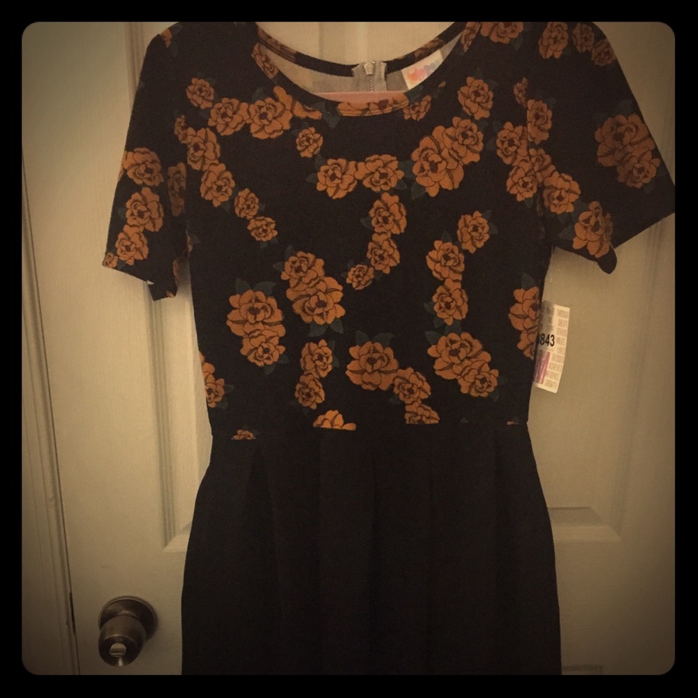 BNWT Yellow Rose Lularoe Amelia Dress